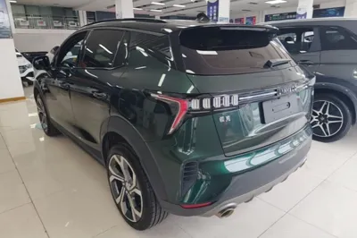Lynk & Co 06