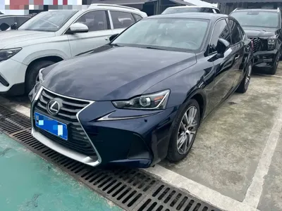Lexus IS