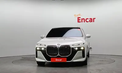 BMW i7