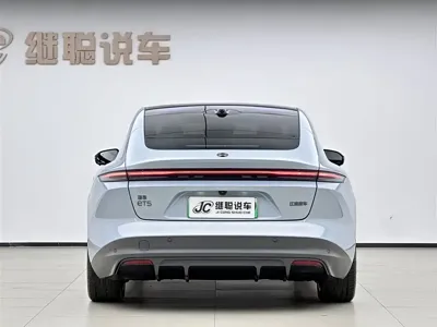 Nio ET5