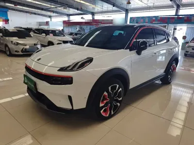Lynk & Co 06