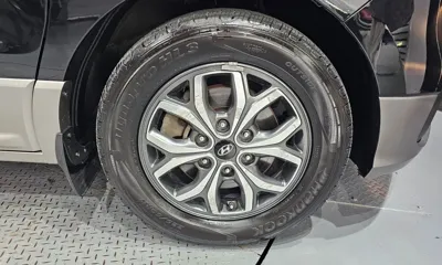 Hyundai Starex