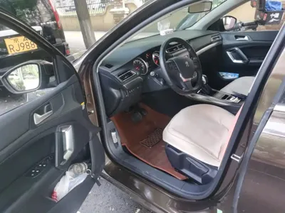 Peugeot 408