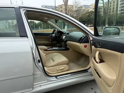Toyota Reiz