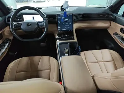 Nio ES8