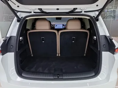 Li Auto 理想i8