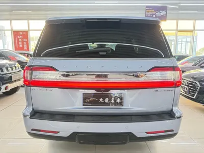 Lincoln Navigator
