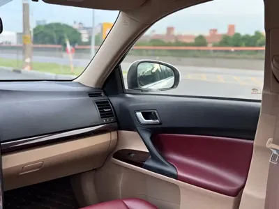 Toyota Reiz