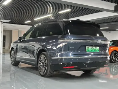Nio ES8