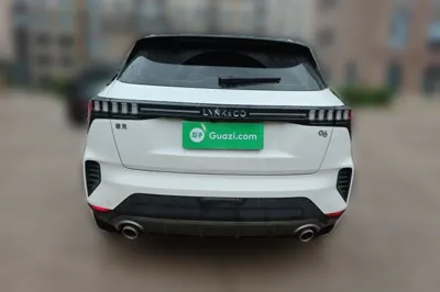 Lynk & Co 06