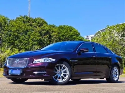 Jaguar XJ