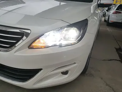 Peugeot 408