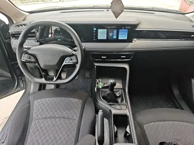 Roewe i5