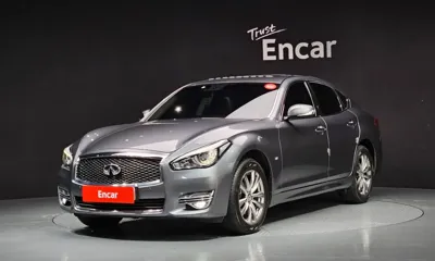 Infiniti Q70