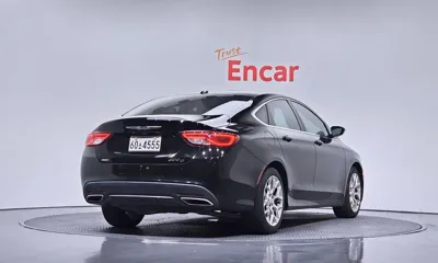 Chrysler 200