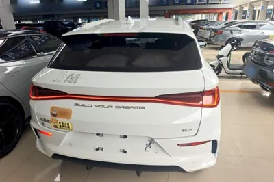 BYD e2