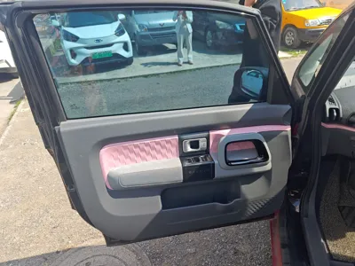 Baojun E300