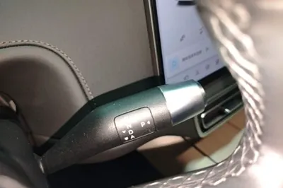 Li Auto L6