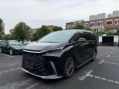 Lexus LM