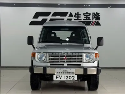 Mitsubishi Pajero (Import)