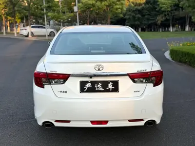 Toyota Reiz