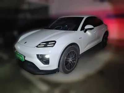 Porsche Macan EV