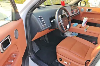 Li Auto L6