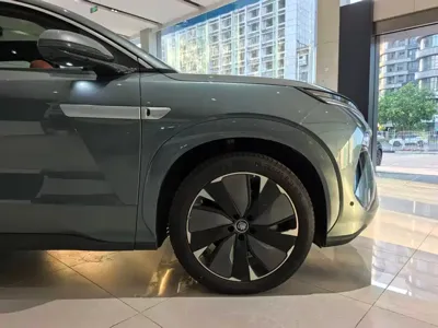 BYD 唐L