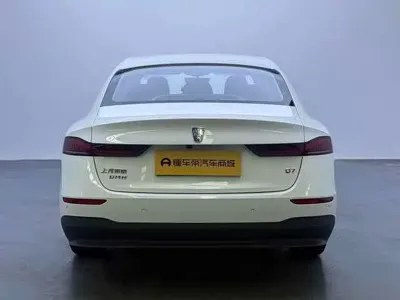 Roewe D7