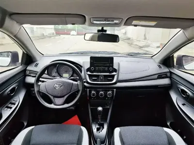 Toyota Yaris L