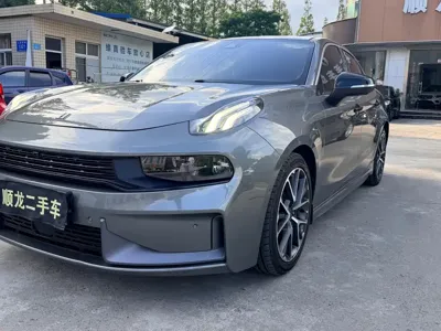 Lynk & Co 03