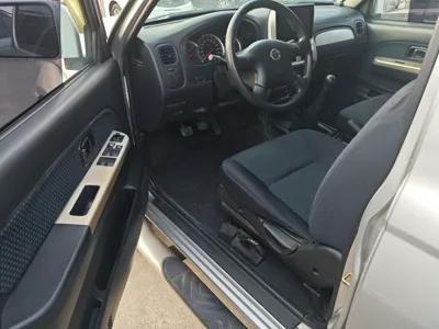 Nissan Paladin