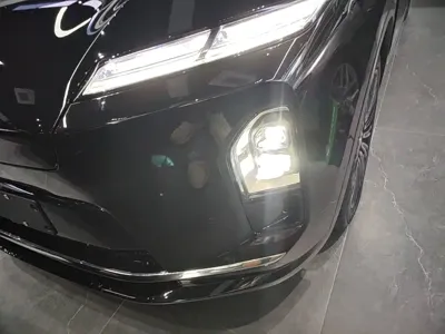 Nio ES8