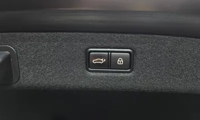 Genesis EQ900