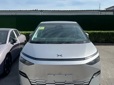 Xpeng X9