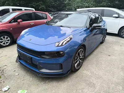 Lynk & Co 03