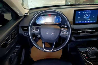 Hongqi E-QM5
