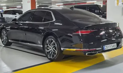 Genesis G90