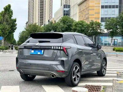 Lynk & Co 06