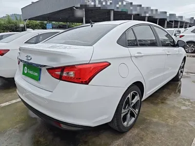Chery Arrizo 5