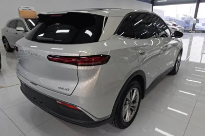 Bestune Yueyi 03