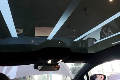 Hongqi EH7