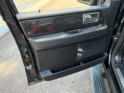 Lincoln Navigator