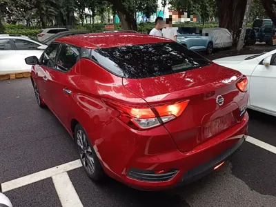 Nissan Lannia
