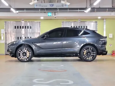 Astonmartin DBX