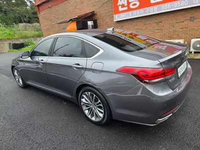 Hyundai Genesis