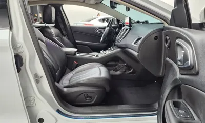Chrysler 200