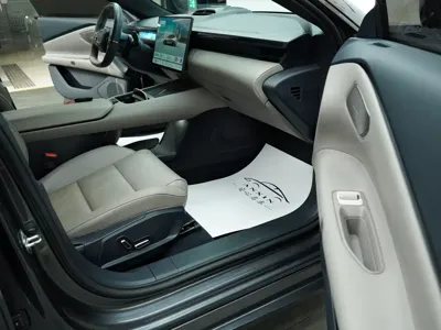 Lynk & Co Z10