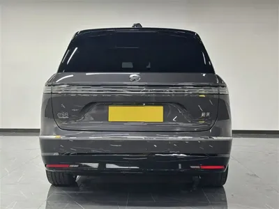 Nio ES8