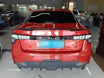Lynk & Co 03